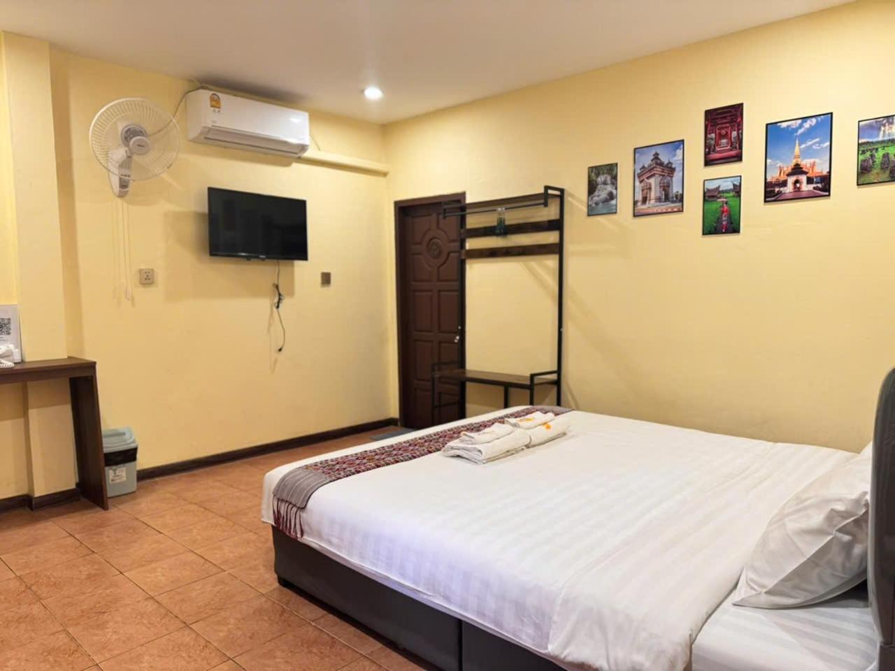 Yula Hotel Thatluang Vientiane Exterior foto